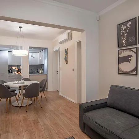 Апартаменты Tina's 2 Bedroom Top Central *