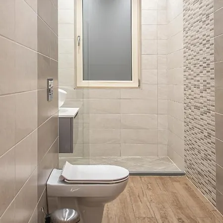 Апартаменты Tina's 2 Bedroom Top Central *
