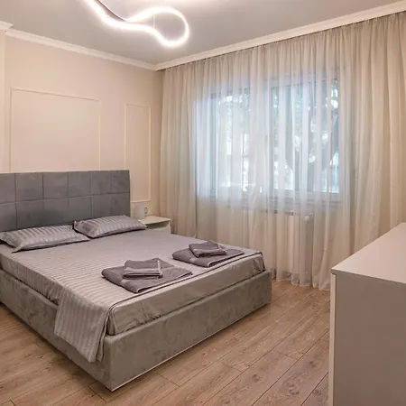 Apartment Tina's 2 Bedroom Top Central *
