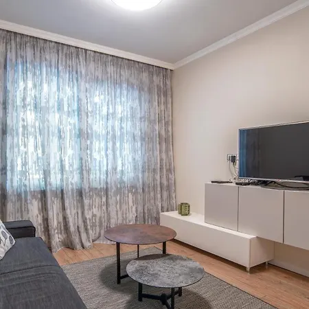 Apartment Tina's 2 Bedroom Top Central